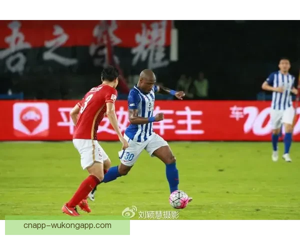 恒大足球赛事全程直播精彩呈现球迷互动与赛场瞬间不容错过